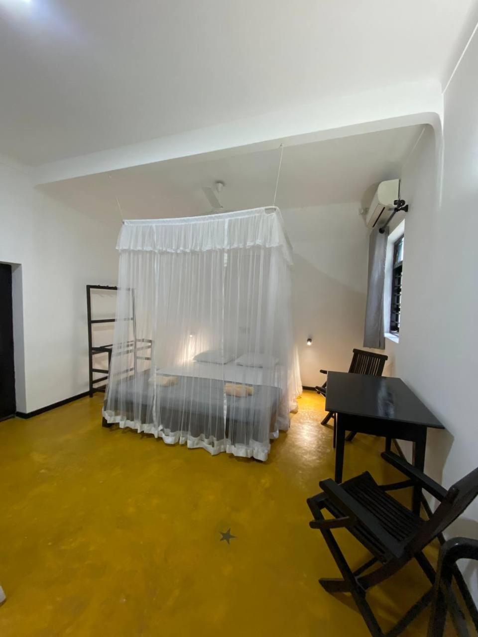 Pearl Villa Rooms And Hostel Unawatuna Exterior photo